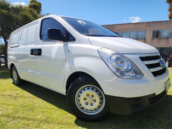 2016 HYUNDAI iLOAD 4D VAN TQ SERIES 2 (TQ3) MY17 3S LIFTBACK image