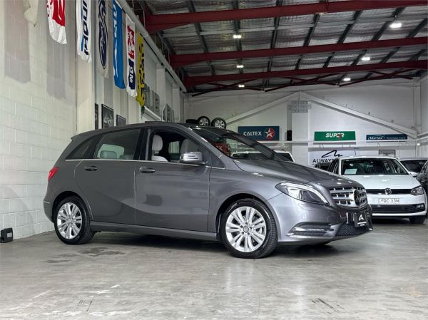 2014 MERCEDES-BENZ B200 5D HATCHBACK 246 MY14 image