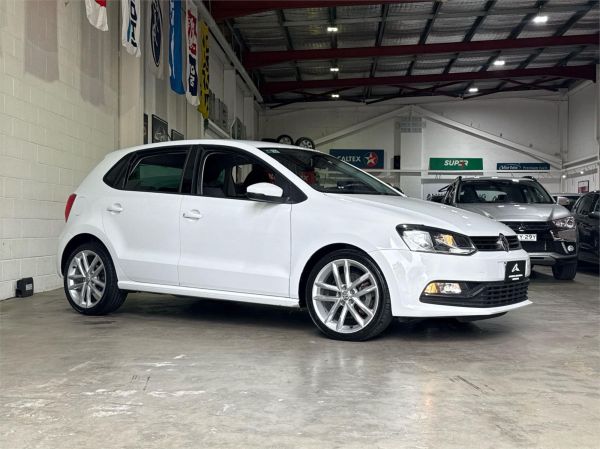 2016 VOLKSWAGEN POLO 5D HATCHBACK 6R MY16 81 TSI COMFORTLINE image