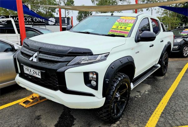 2019 Mitsubishi Triton Cab Chassis MR MY19 GLX image