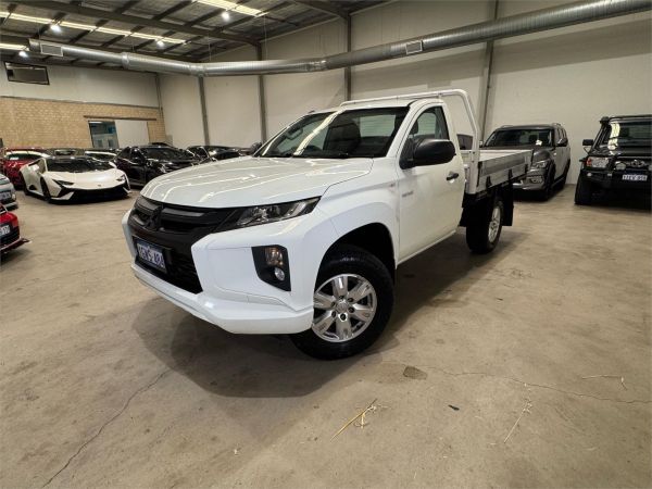 2019 MITSUBISHI TRITON Other image