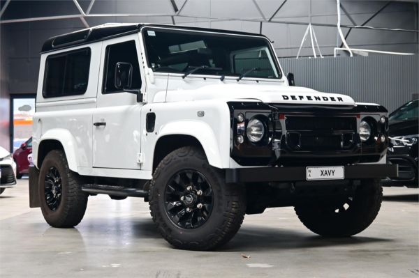 2014 Land Rover Defender Wagon 90 14MY image