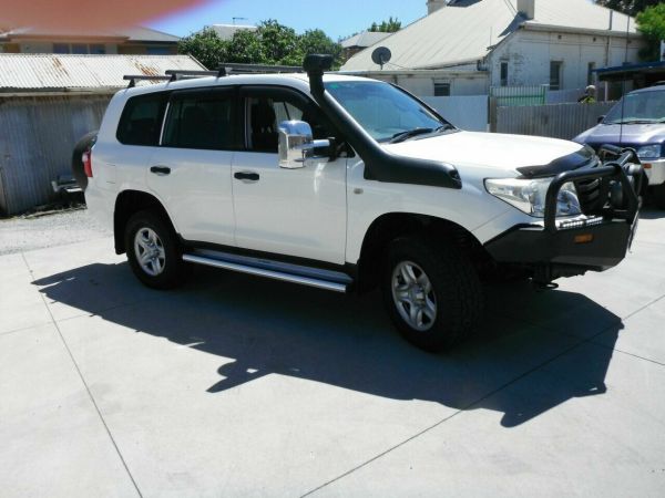 2012 Toyota Landcruiser VDJ200R GX (4x4) White 6 Speed Automatic Wagon image