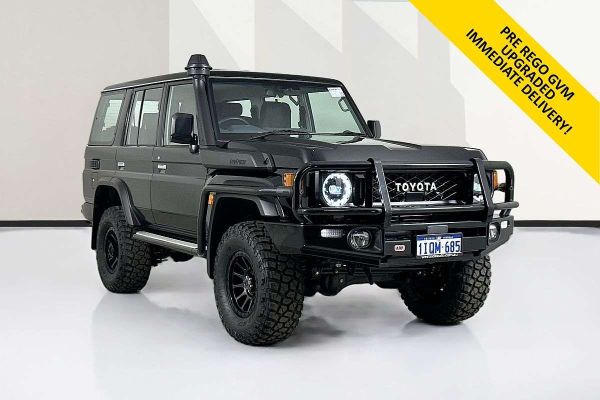 2025 Toyota LANDCRUISER 70 SERIES LC76 GXL + DIFF LOCKS GDJL76R image