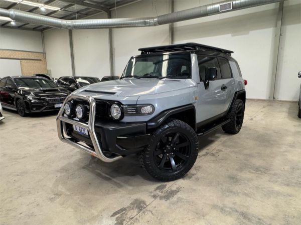 2014 TOYOTA FJ CRUISER 4D WAGON GSJ15R MY14 image