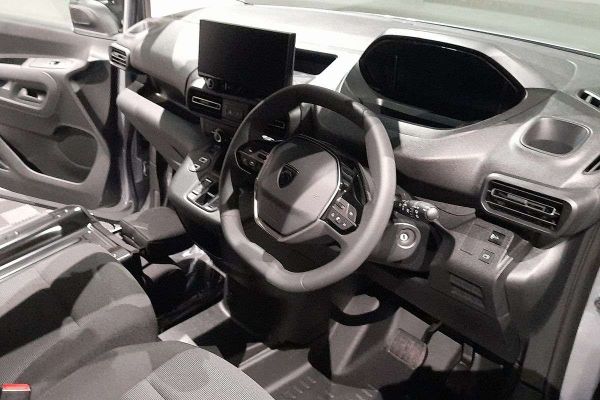 2025 Peugeot Partner Pro K9 LWB Low Roof image