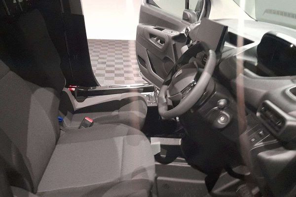 2025 Peugeot Partner Pro K9 LWB Low Roof image