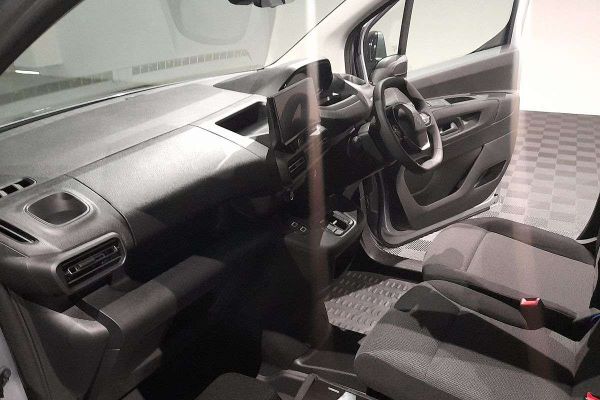 2025 Peugeot Partner Pro K9 LWB Low Roof image