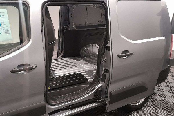 2025 Peugeot Partner Pro K9 LWB Low Roof image