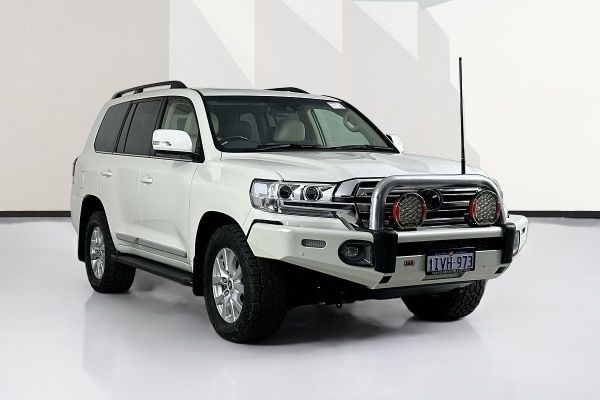 2020 Toyota LANDCRUISER LC200 SAHARA (4x4) VDJ200R image