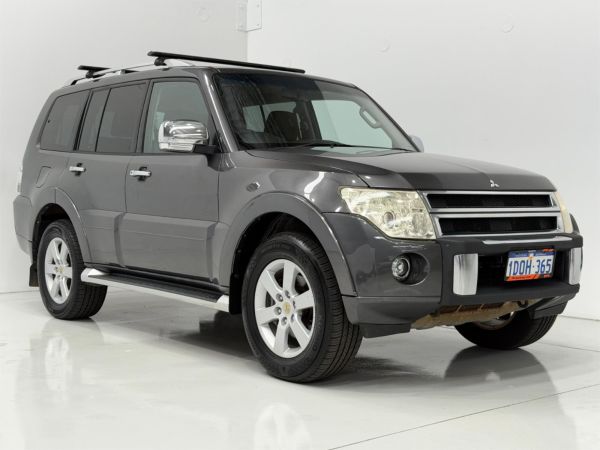 2011 MITSUBISHI PAJERO 4D WAGON NT MY11 GLX LWB (4x4) image