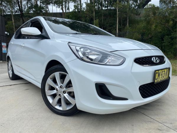 2019 HYUNDAI ACCENT 5D HATCHBACK RB6 MY19 SPORT image