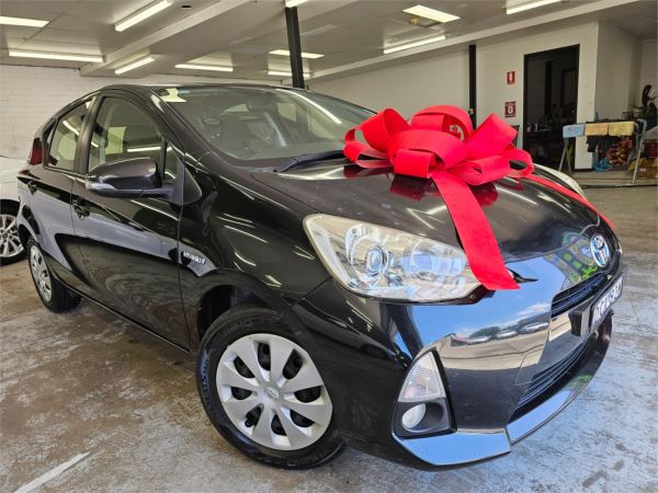 2014 TOYOTA PRIUS-C 5D HATCHBACK NHP10R HYBRID image