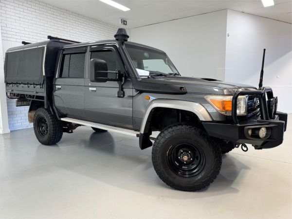 2013 TOYOTA LANDCRUISER DOUBLE C/CHAS VDJ79R MY12 UPDATE GXL (4x4) image