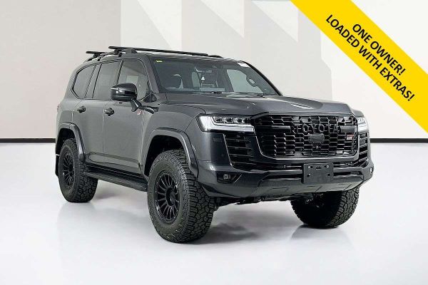 2023 Toyota LANDCRUISER LC300 GR-S (4x4) FJA300R image