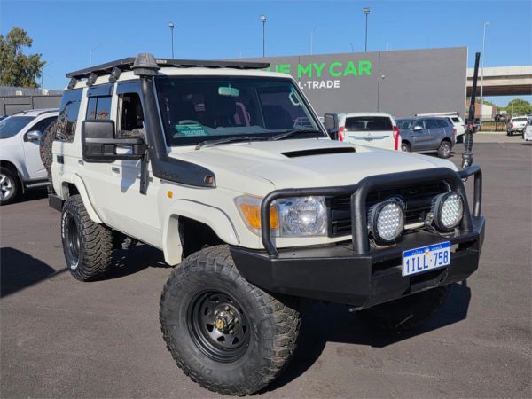 2011 Toyota Landcruiser Wagon VDJ76R MY10 Workmate image