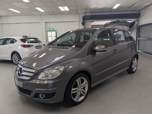 2011 Mercedes-Benz B-Class Hatchback W245 MY11 B180 image