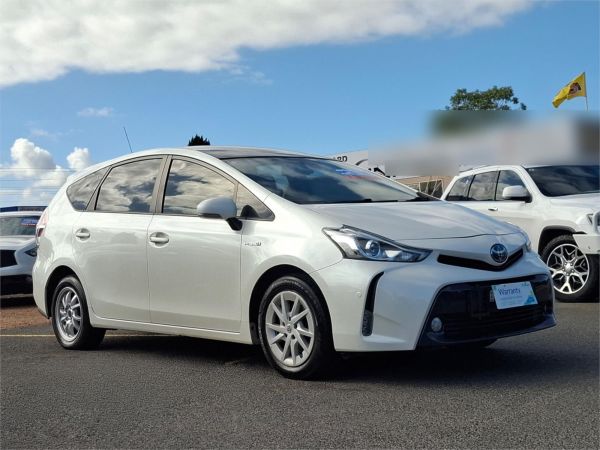 2015 Toyota Prius V Wagon ZVW40R i-Tech image