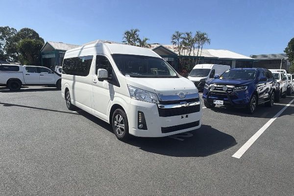 2020 Toyota Hiace Commuter GL GDH322R ELWB High Roof image