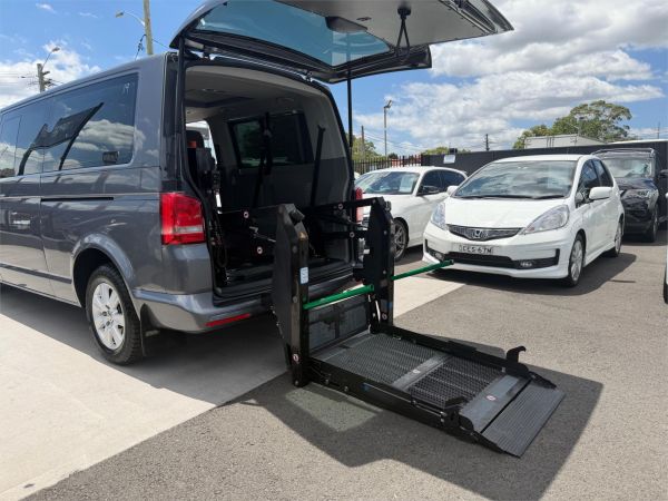 2012 Volkswagen Caravelle Wagon T5 MY13 TDI340 image