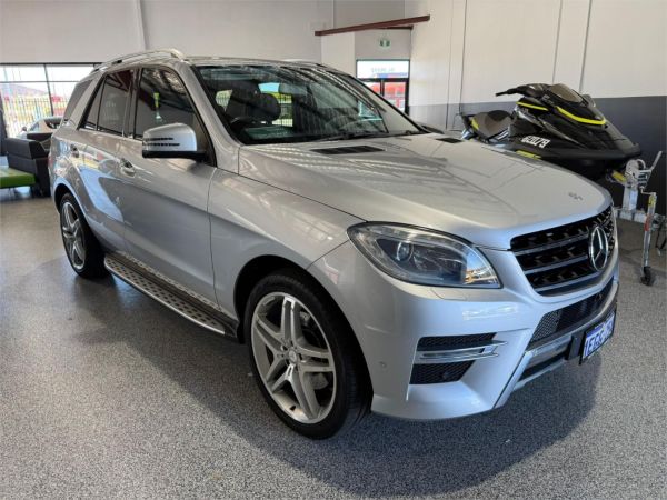 2013 Mercedes-Benz M-Class Wagon W166 ML350 BlueTEC image