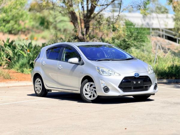 2016 Toyota Aqua Hatchback NHP10 S image