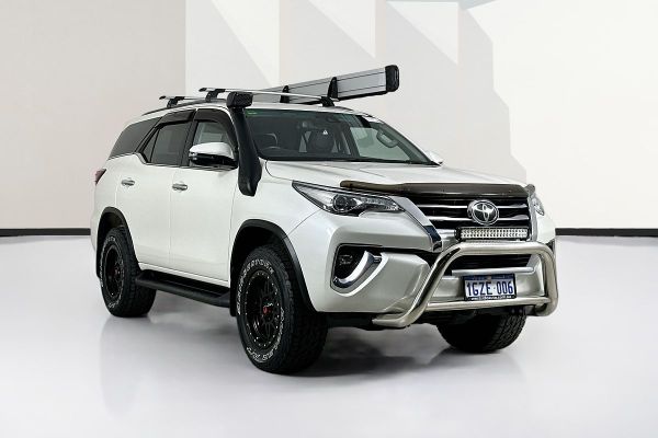 2020 Toyota FORTUNER CRUSADE GUN156R image