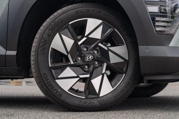 2025 Hyundai Kona SX2.V2 Premium image
