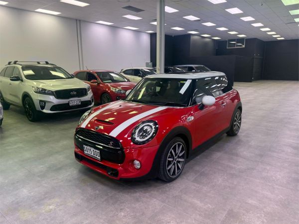 2019 MINI Hatch Hatchback F56 LCI Cooper S image