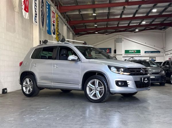 2015 VOLKSWAGEN TIGUAN 4D WAGON 5NC MY15 132 TSI (4x4) image