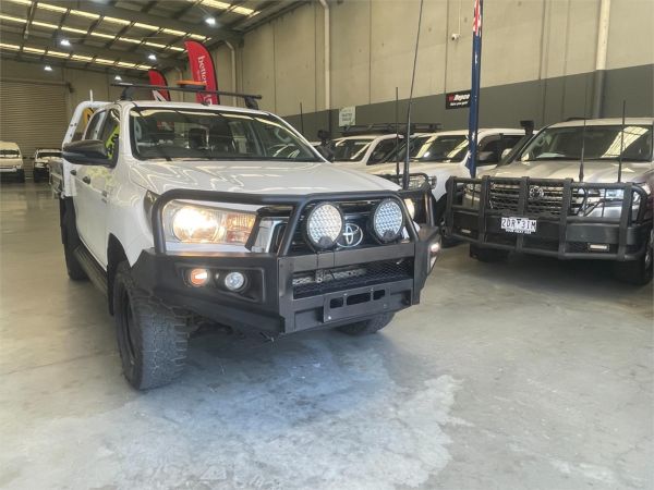 2019 TOYOTA HILUX DOUBLE C/CHAS GUN126R MY19 SR (4x4) image
