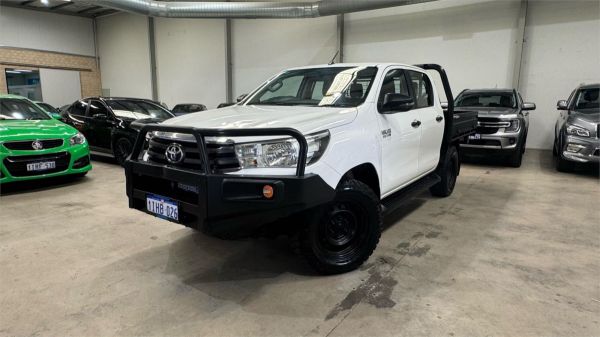 2018 TOYOTA HILUX DUAL C/CHAS GUN126R MY17 SR (4x4) image