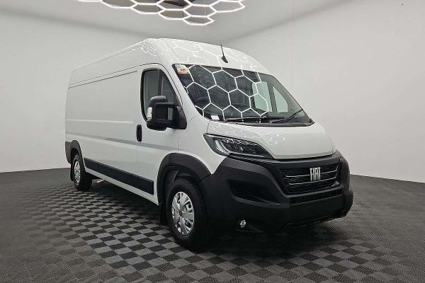 2025 Fiat Ducato Series 9 LWB Mid Roof image