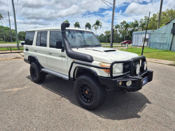2011 Toyota Landcruiser Wagon VDJ76R MY10 Workmate image