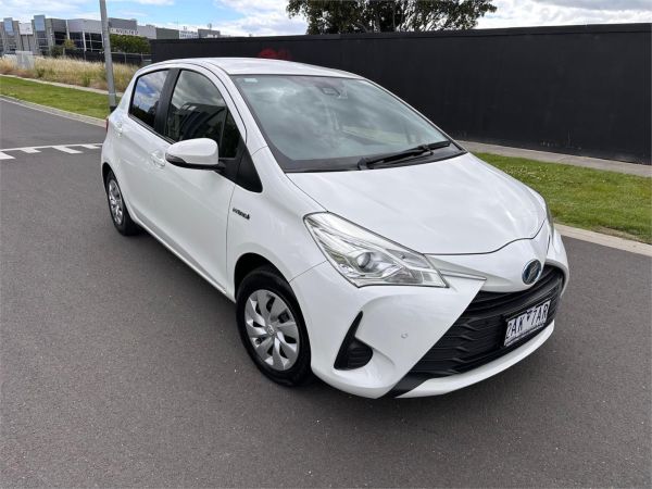 2018 TOYOTA VITZ 5D HATCHBACK NHP130 F (HYBRID) image