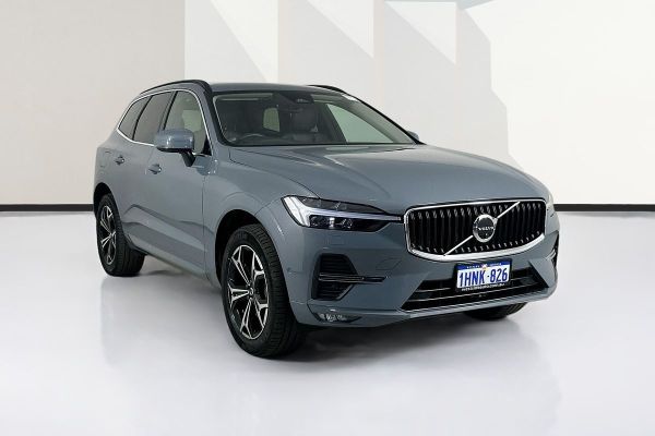 2022 Volvo XC60 B5 MOMENTUM MHEV 246 MY22 image