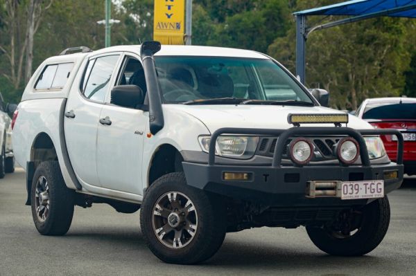 2007 Mitsubishi Triton ML MY08 GLX Double Cab White 5 Speed Manual Utility image