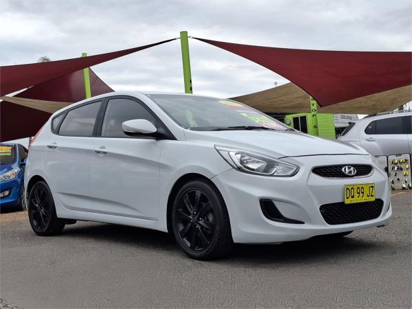 2017 Hyundai Accent Hatchback RB6 MY18 Sport image