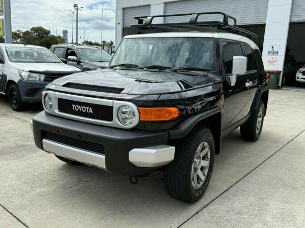 2014 Toyota FJ Cruiser GSJ15R MY14 Black 5 Speed Automatic Wagon image
