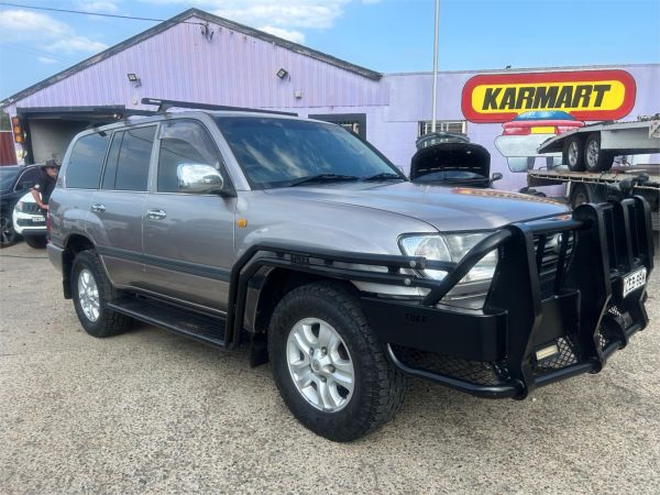 2004 TOYOTA LANDCRUISER 4D WAGON UZJ100R KAKADU (4x4) image