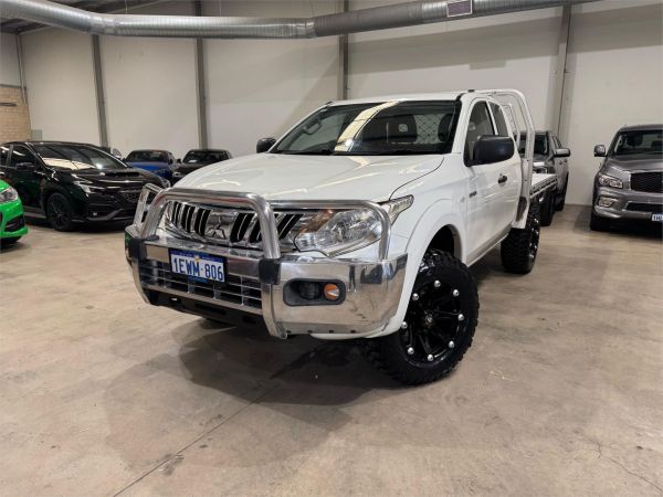 2015 MITSUBISHI TRITON CLUB C/CHAS MQ MY16 GLX (4x4) image