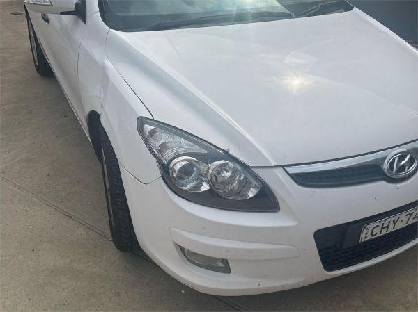 2012 HYUNDAI i30 4D WAGON FD MY12 cw SX 1.6 CRDi image