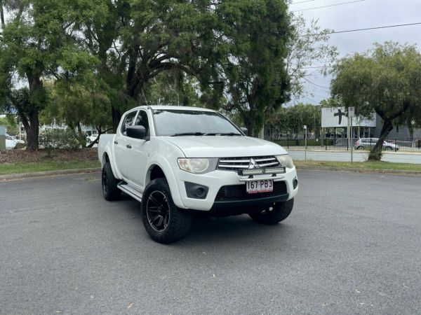 2014 Mitsubishi Triton MN MY15 GLX Double Cab White 5 Speed Manual Utility image