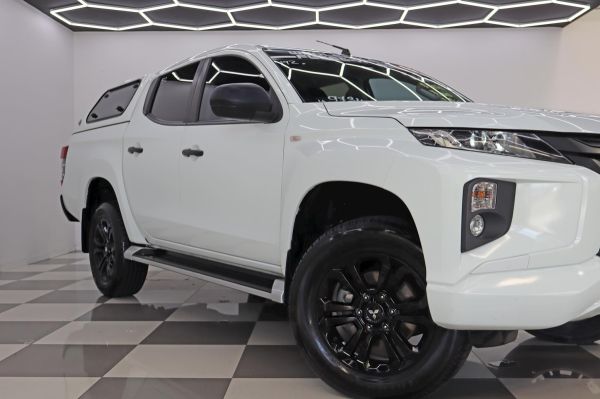 2021 Mitsubishi Triton UTILITY GLX-R DUAL CAB MR MY22 image