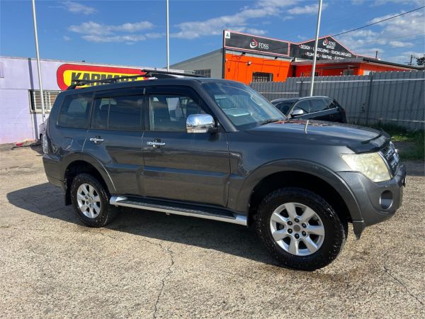 2011 MITSUBISHI PAJERO 4D WAGON NW MY12 PLATINUM EDITION image