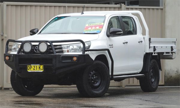 2015 TOYOTA HILUX DUAL C/CHAS GUN126R SR (4x4) image