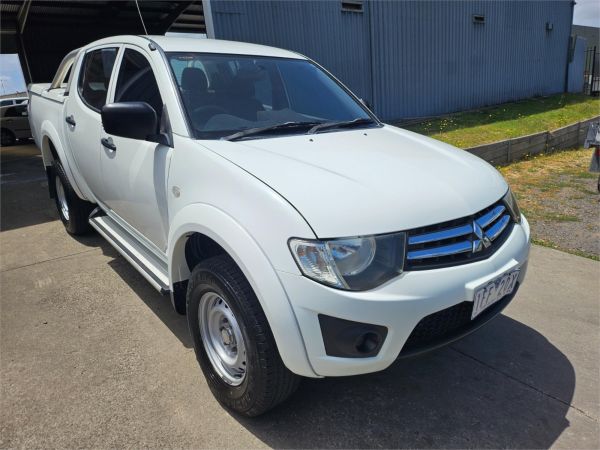 2015 Mitsubishi Triton Utility MN MY15 GLX image