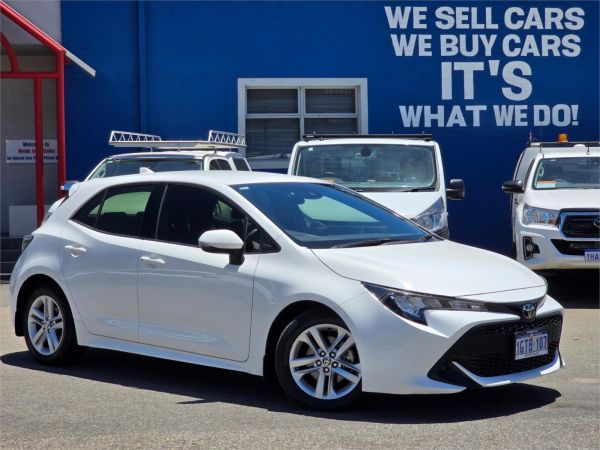 2018 Toyota Corolla Hatchback MZEA12R Ascent Sport image