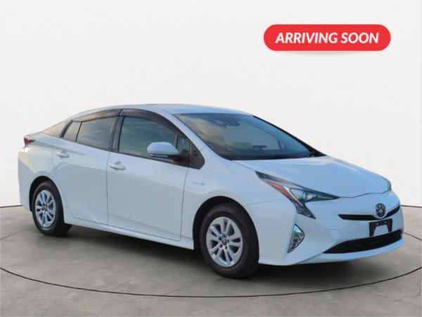 2018 Toyota Prius Hatch S 4WD image