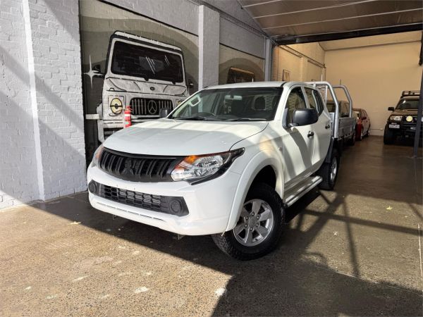 2017 MITSUBISHI TRITON DUAL CAB UTILITY MQ MY17 GLX PLUS (4x4) image